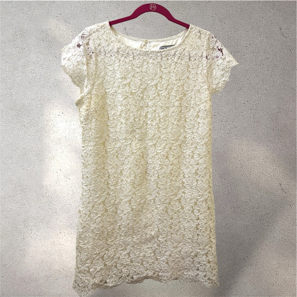 Elegant Cream Lace Dress